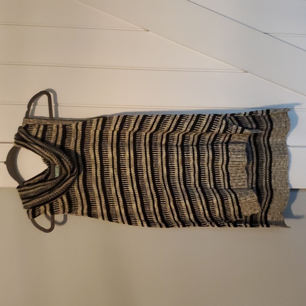 Cowl neck sleeveless sweater